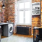 Daire Househost Apartmeni: Podbrzezie 2/20 *